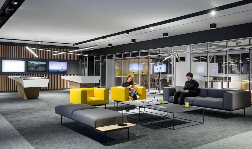 Workspace furniture setting