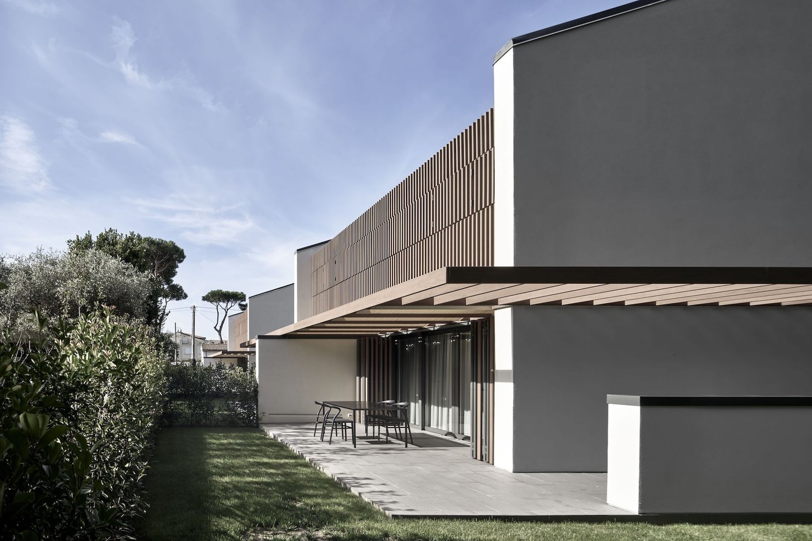 Residential/Multi-Housing setting with TOOU furniture, image 4