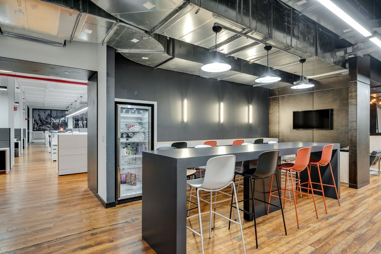 Workspace furniture setting