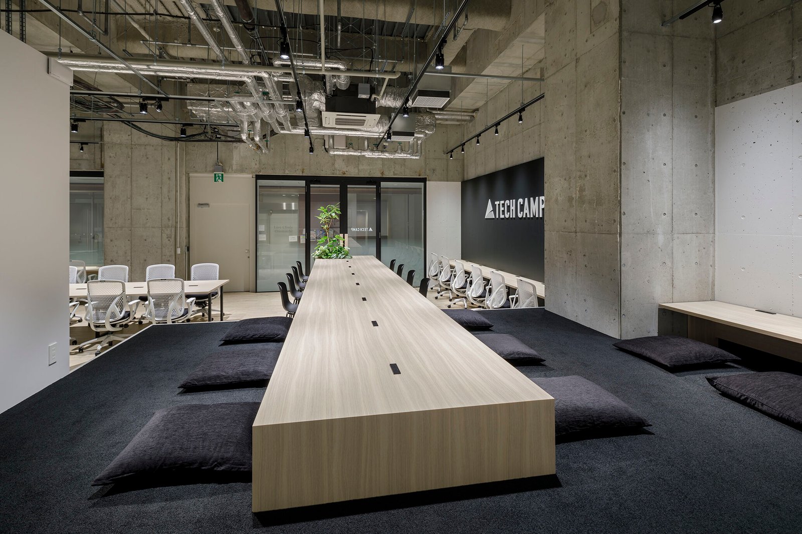 Education setting with TOOU furniture, image 5
