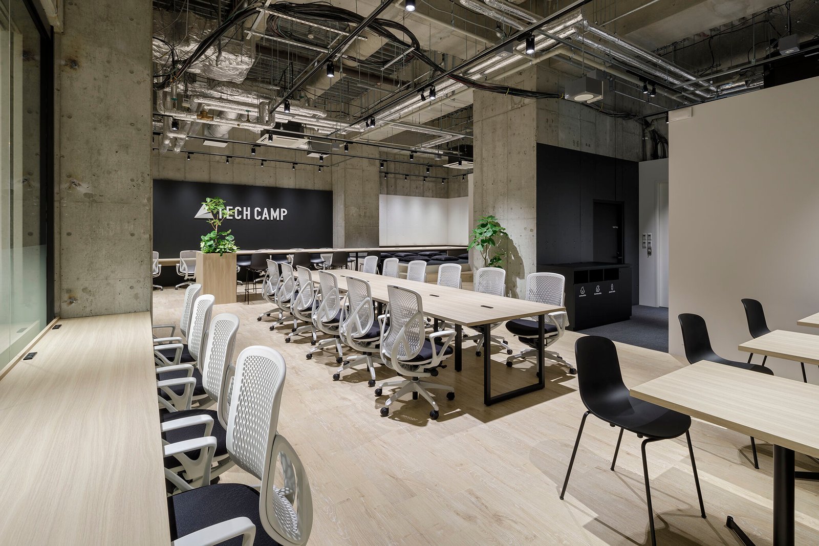 Education setting with TOOU furniture, image 7