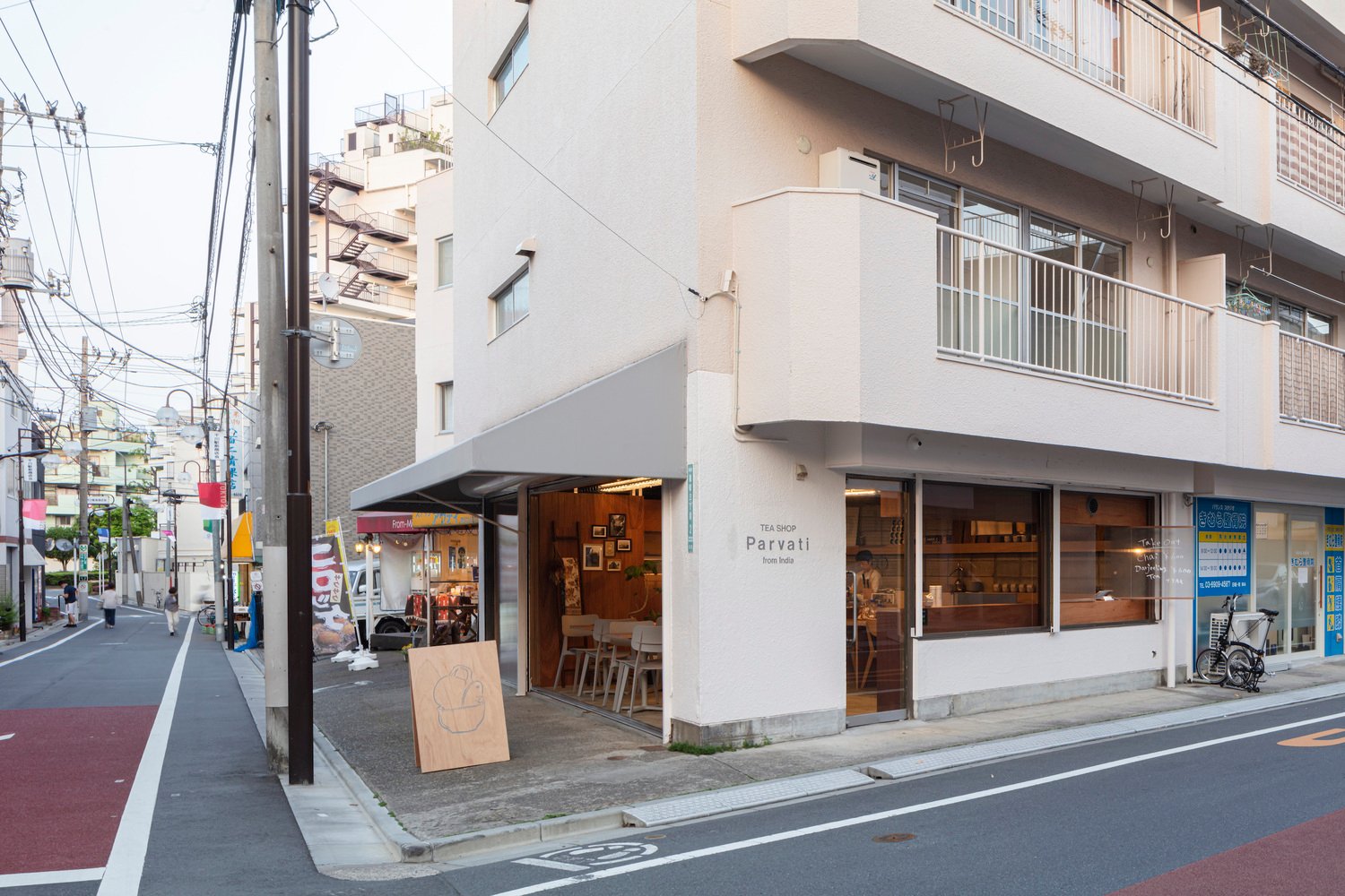 Hospitality setting with TOOU furniture, image 3