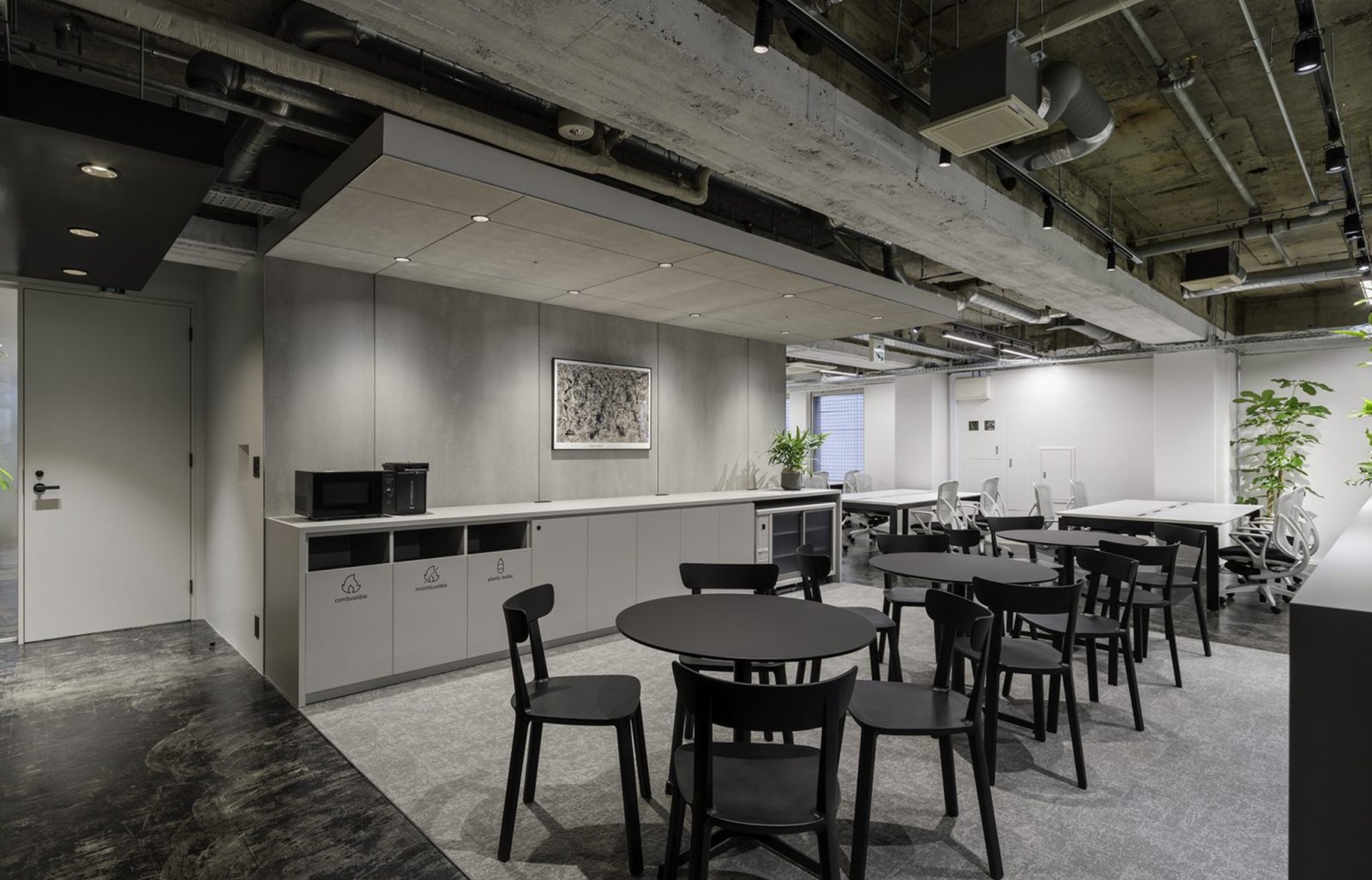 Workspace setting with TOOU furniture, image 2
