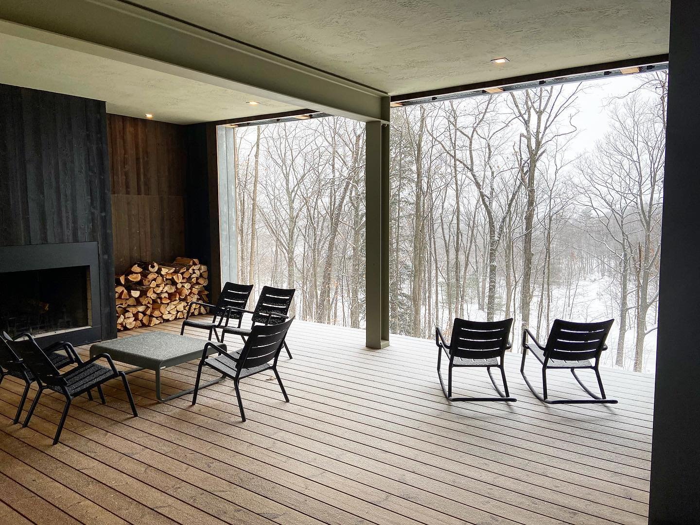 Residential/Multi-Housing setting with TOOU furniture, image 5
