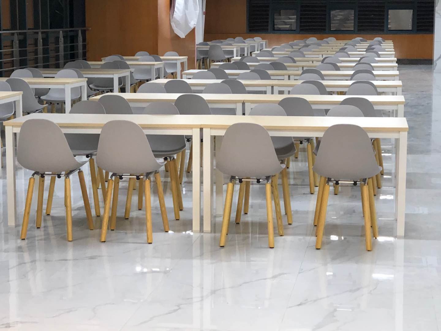 Workspace setting with TOOU furniture, image 3