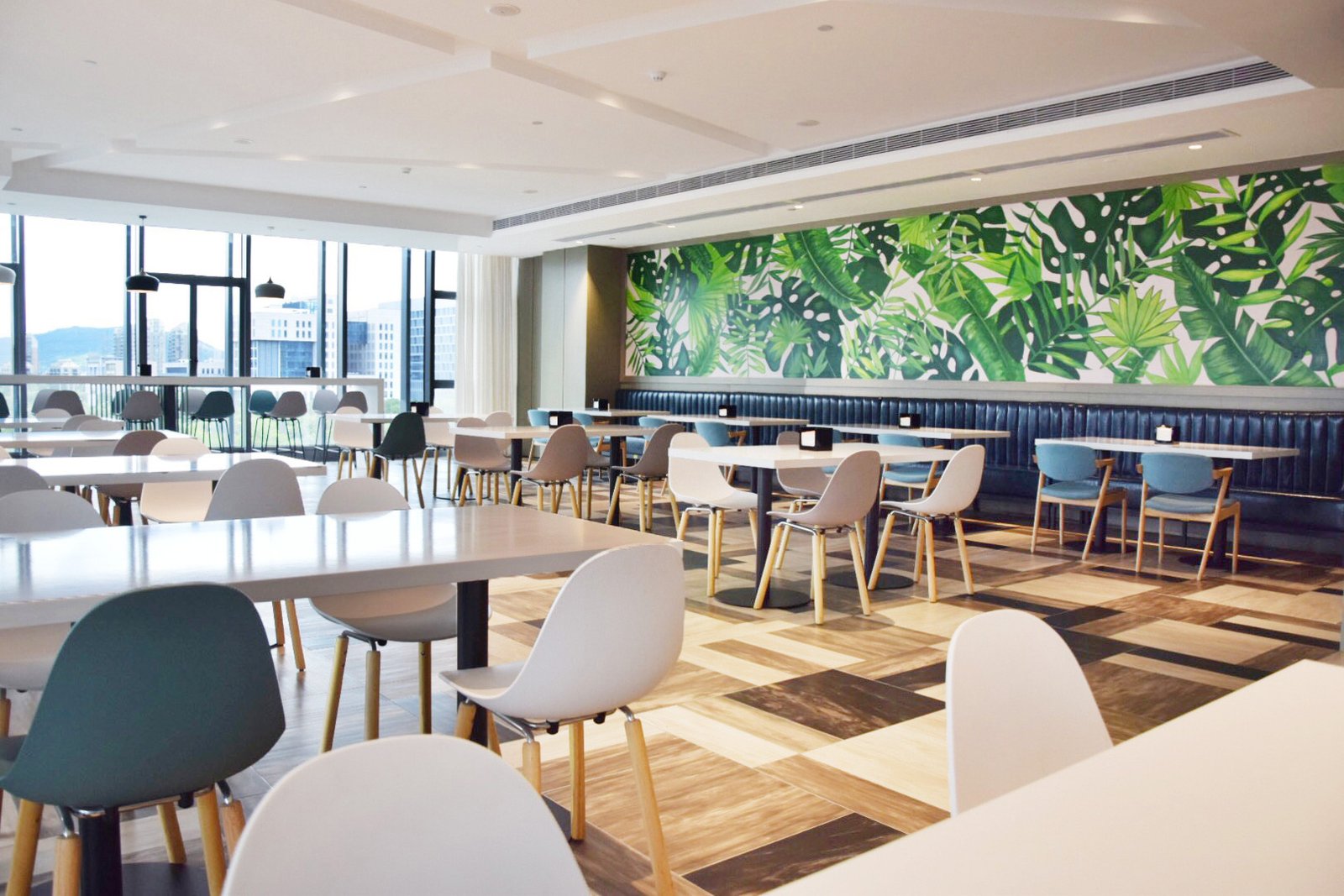 Workspace setting with TOOU furniture, image 6