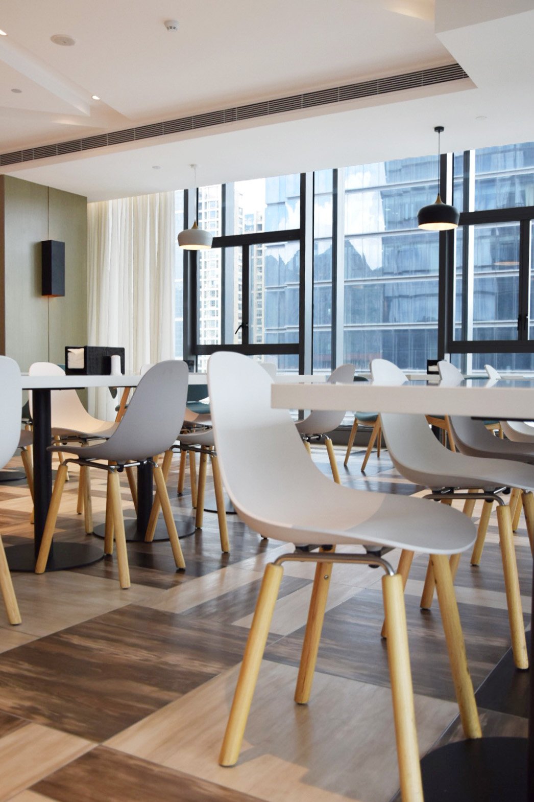 Workspace setting with TOOU furniture, image 9