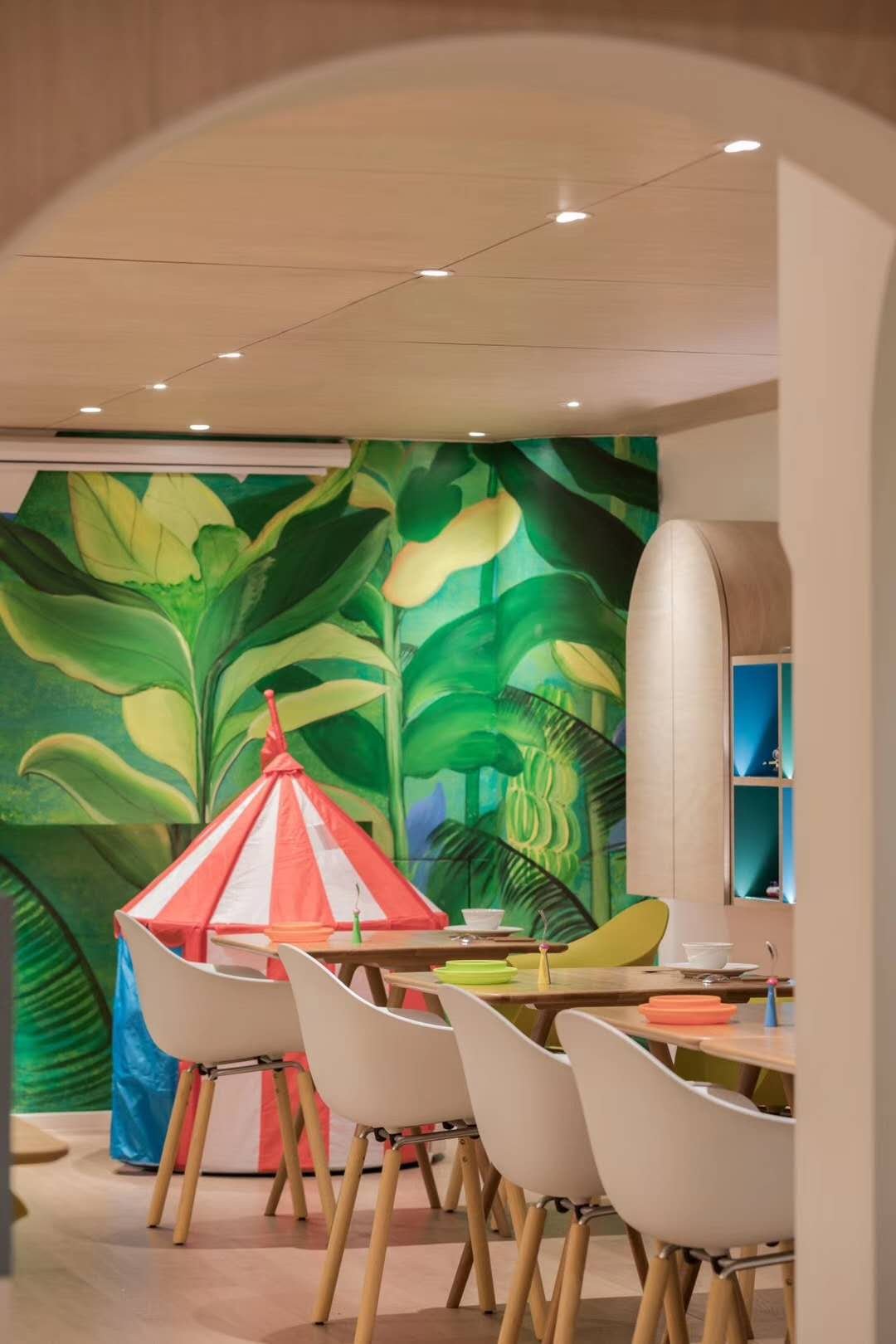 Hospitality setting with TOOU furniture, image 5