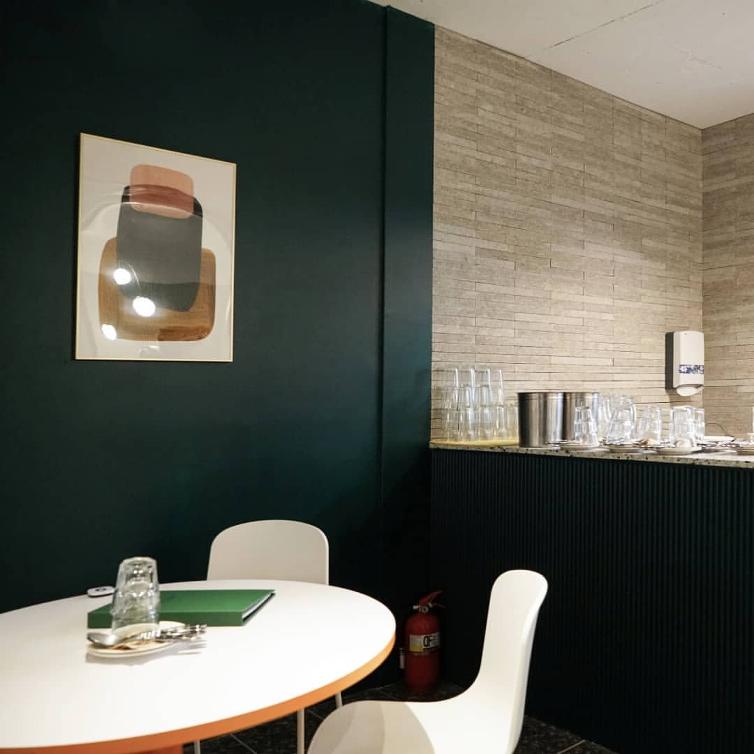 Hospitality furniture setting