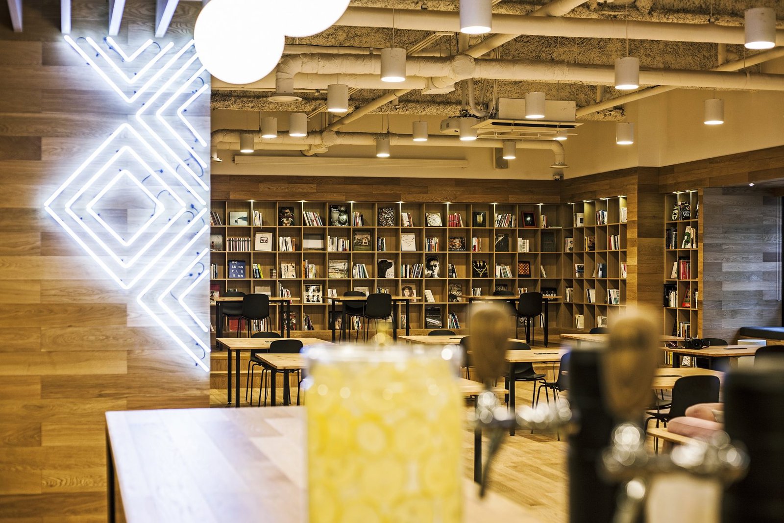 Workspace setting with TOOU furniture, image 4