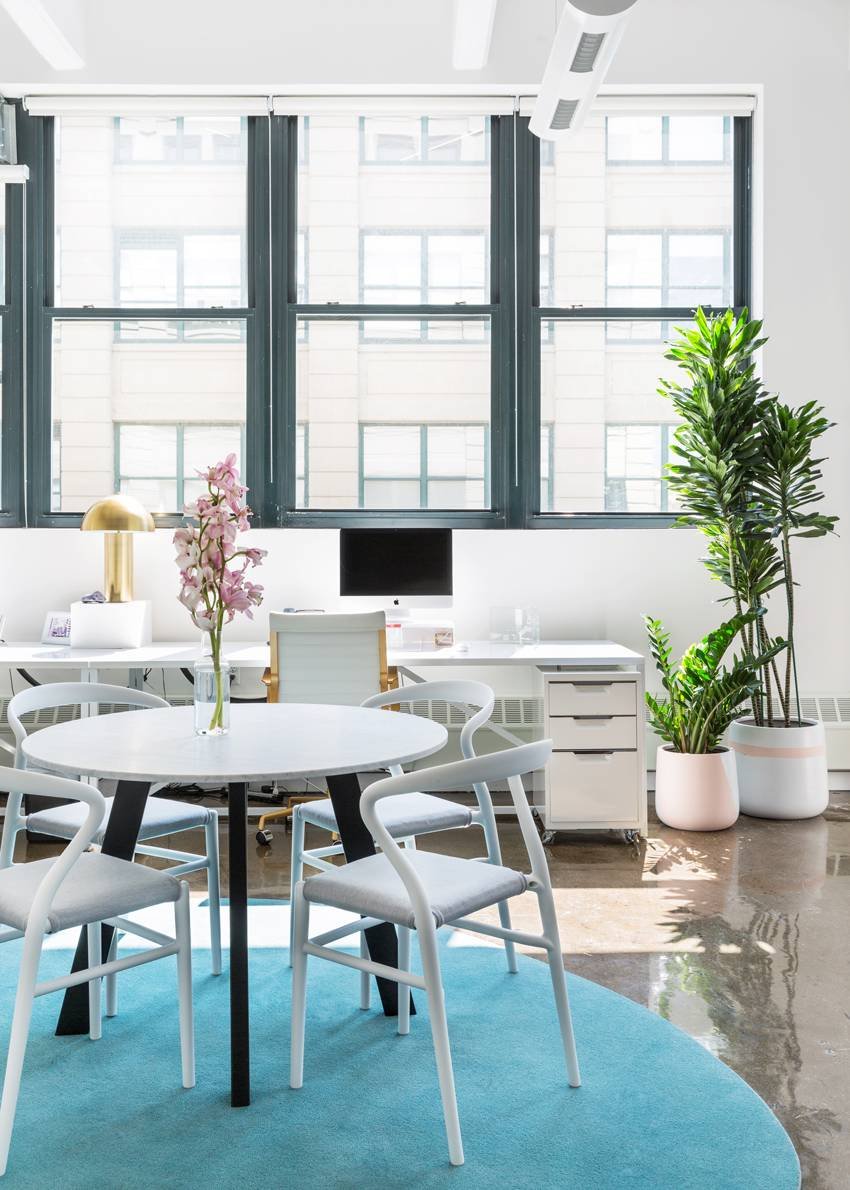 Workspace setting with TOOU furniture, image 7