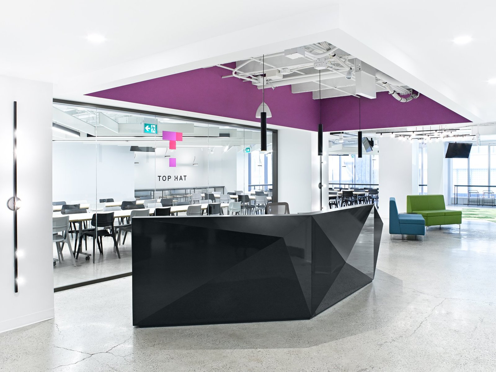 Workspace setting with TOOU furniture, image 3