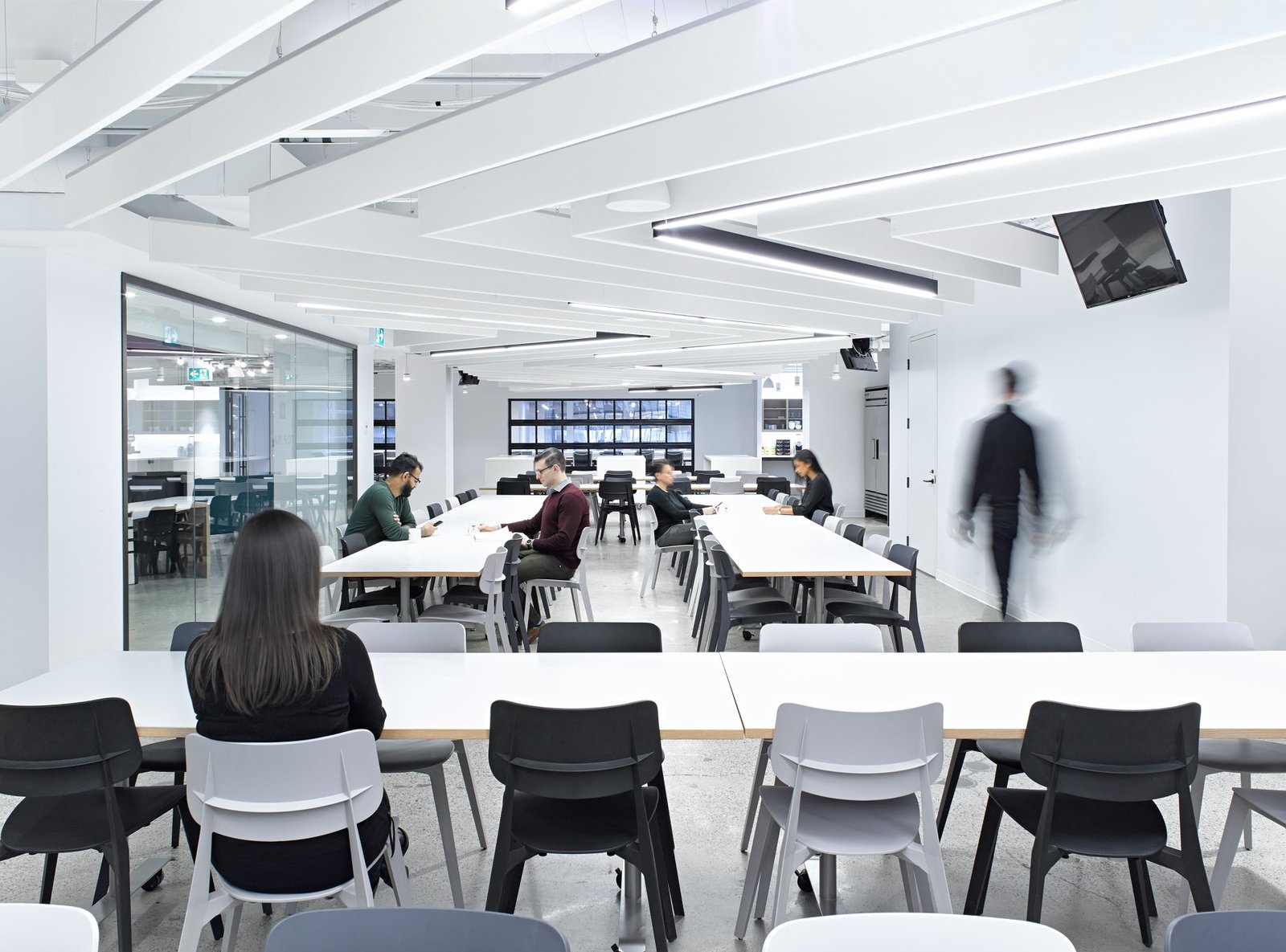 Workspace furniture setting