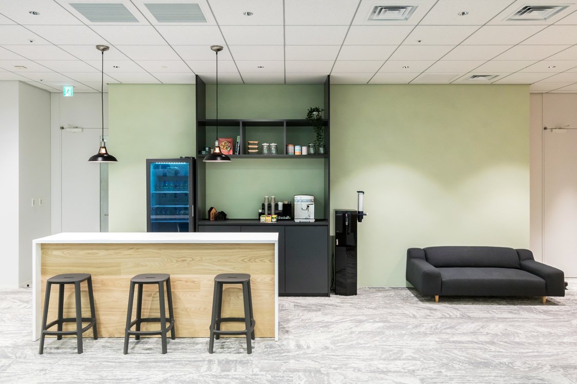 Workspace setting with TOOU furniture, image 4
