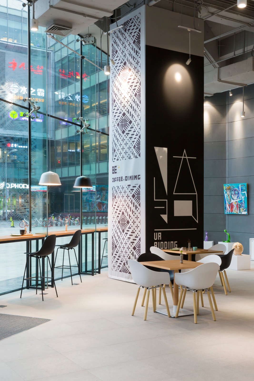 Workspace setting with TOOU furniture, image 5