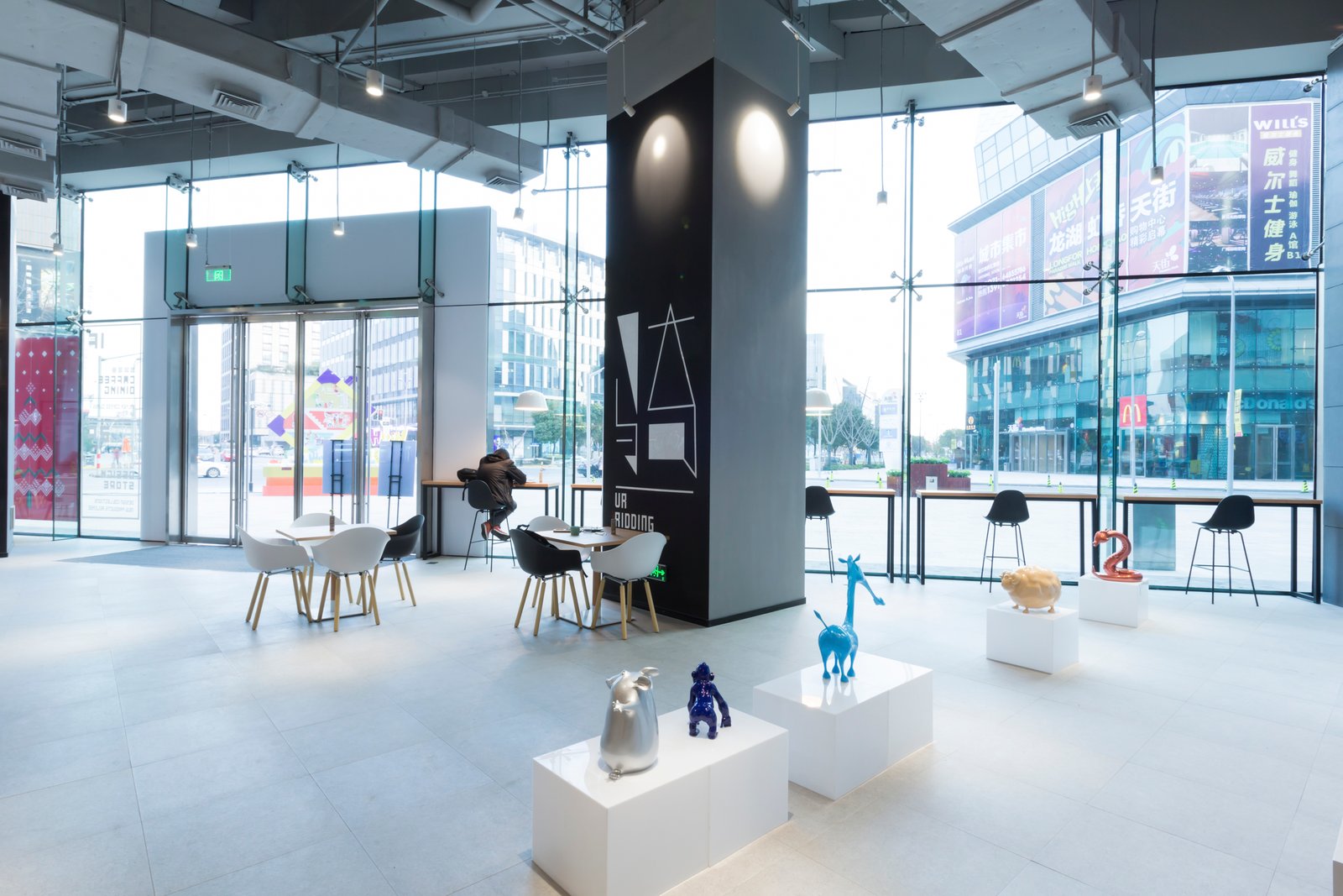 Workspace setting with TOOU furniture, image 6